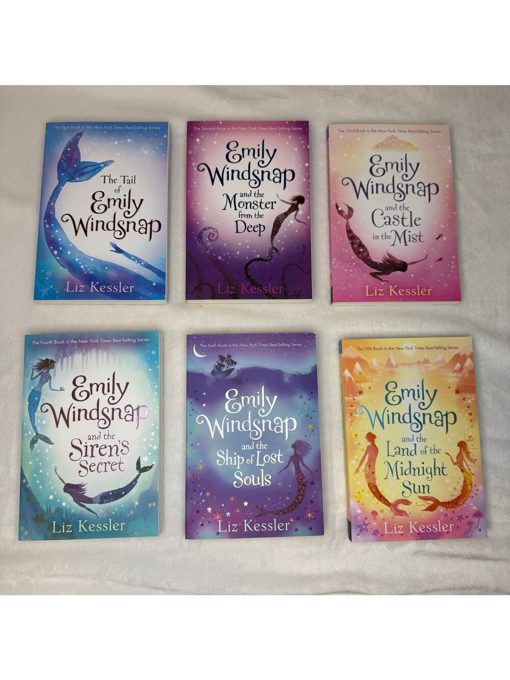 Emily Windsnap Six Swishy Tails of Land and Sea Six Book Box Set Liz Kessler EUC